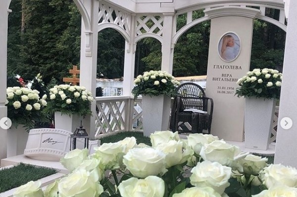 Родственники установили красивый памятник в память о Вере Глаголевой