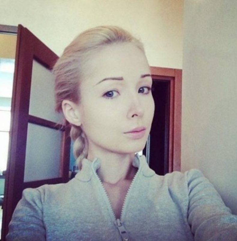 Стала человеком: живая кукла Барби сбросила с себя этот образ и вот её настоящее лицо