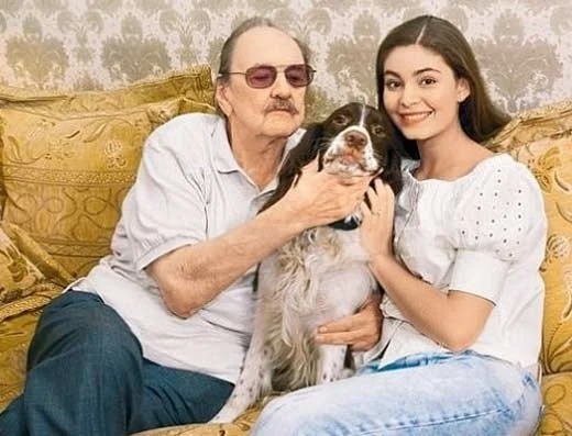 Внучка известных дедушек: Михаила Козакова и Юрия Яковлева. О жизни Марии Козаковой