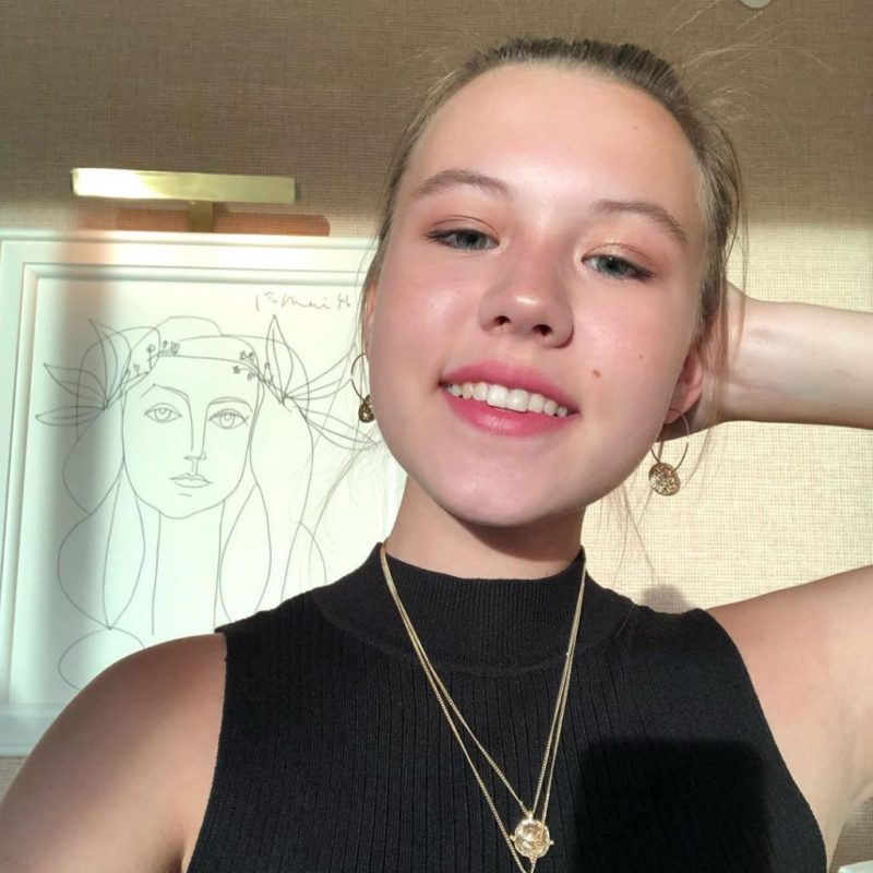 Какой стала 16-летняя внучка Веры Алентовой и Владимира Меньшова, Таисия