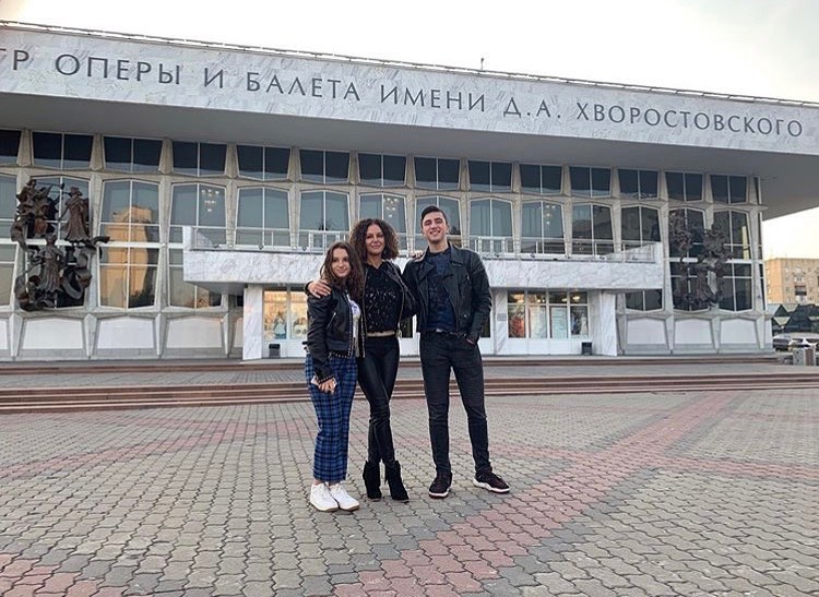 «Папина копия»: 17-летний наследник Хворостовского на новых фото произвёл приятное впечатление