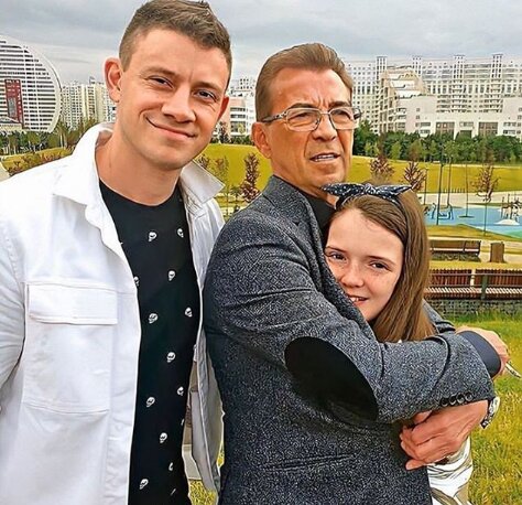 Николай Добрынин счастливый муж, отец и дед: как выглядит его красавица жена и большая семья