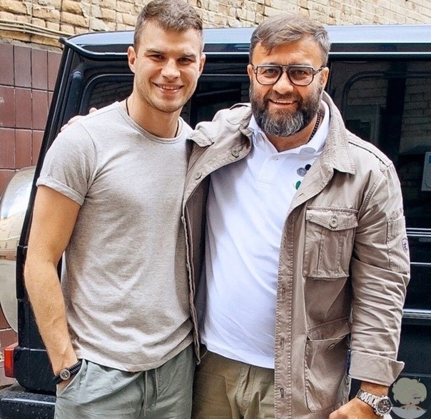 Михаил Пореченков: 20 лет живёт со второй женой и пятеро детей популярного актера