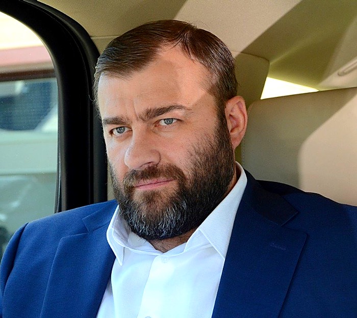 Михаил Пореченков: 20 лет живёт со второй женой и пятеро детей популярного актера
