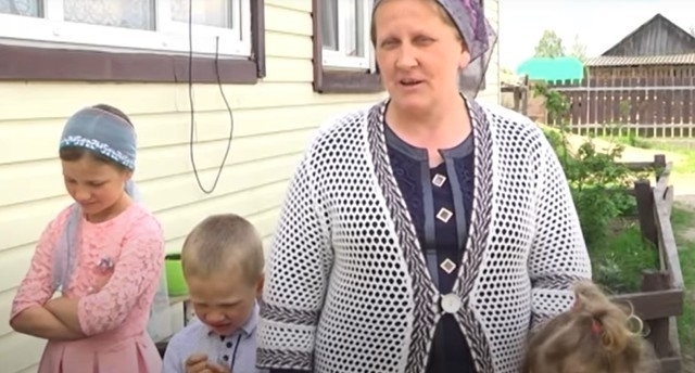 «В 45 выглядит старушкой»: украинка родила 19 детей и побила рекорд