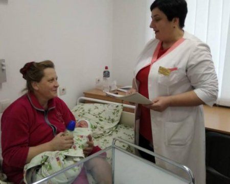 «В 45 выглядит старушкой»: украинка родила 19 детей и побила рекорд