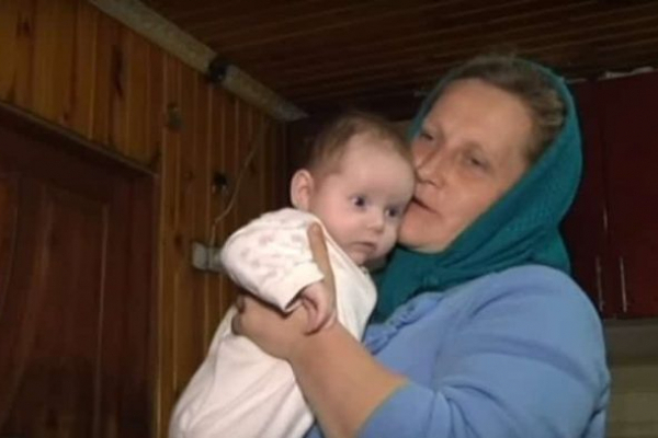 «В 45 выглядит старушкой»: украинка родила 19 детей и побила рекорд