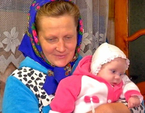 «В 45 выглядит старушкой»: украинка родила 19 детей и побила рекорд