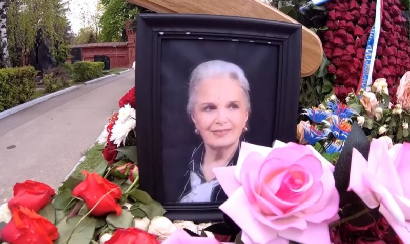 Памятник за два миллиона: фото последнего пристанища Элины Быстрицкой