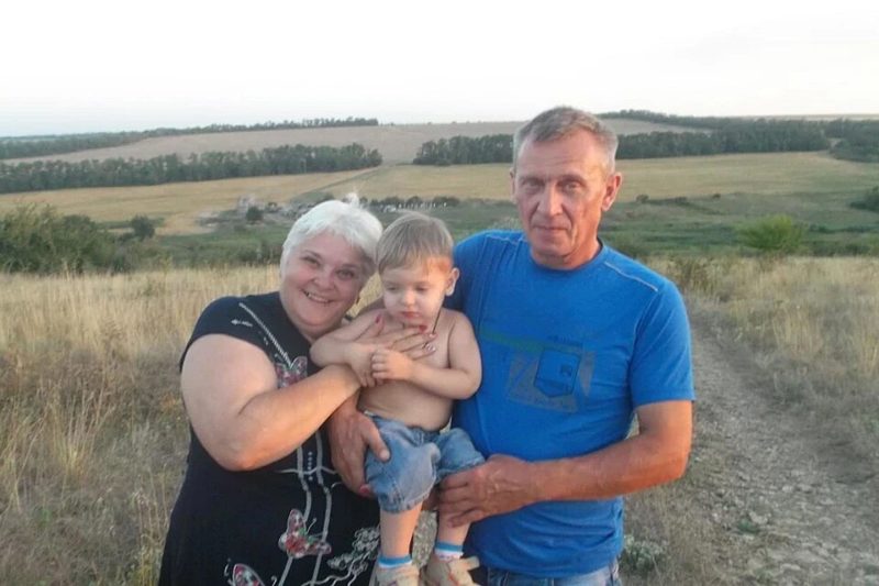 Родила в 50 лет: как складывается жизнь этой семьи спустя 6 лет