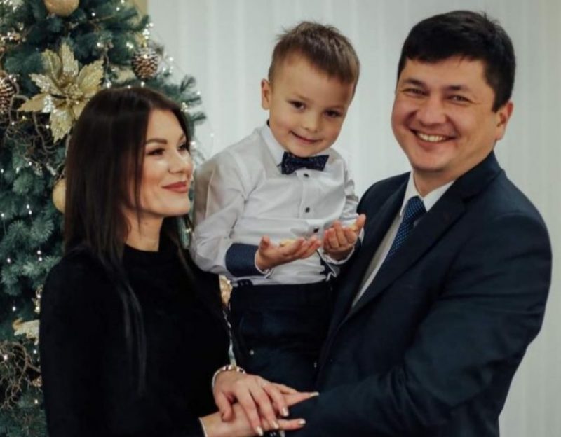 Видна українка. Виталий Ким опубликовал редкое фото с супругой
