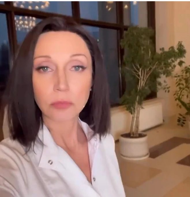 «Не хочет быть похожей на Пугачёву»: Орбакайте стала брюнеткой, кардинально сменив внешность
