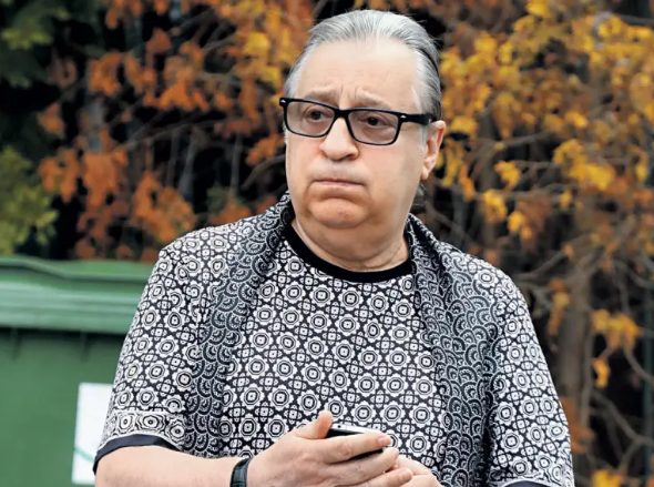 Еле держится на ногах, осунулся. Фото постаревшего Хазанова обеспокоило поклонников