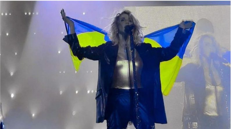 «Должен принести извинения». Украинцы ополчились на Барских после выступления в Риге