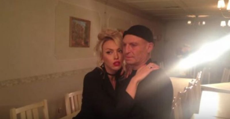 Бросил семью ради Оли. Полякова выложила в Сеть фото с пожилым мужем, которого прячет от журналистов