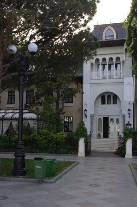 Народ требует забрать замок Ротару в Ялте. Как выглядит поместье украинской звезды