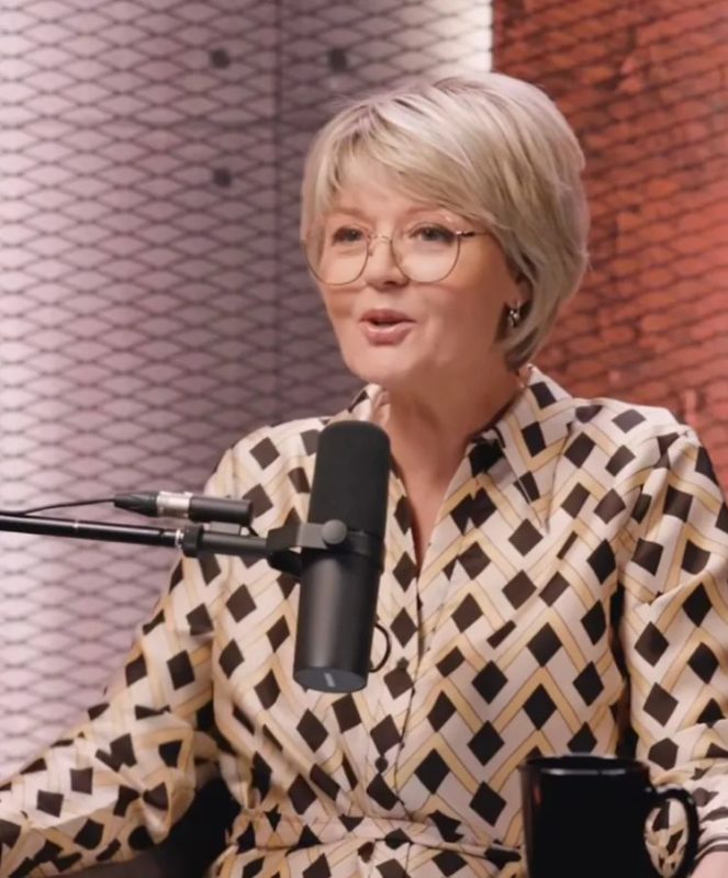 "Рот старушки": Меньшова состарилась и стала похожа на маму по мнению фанатов