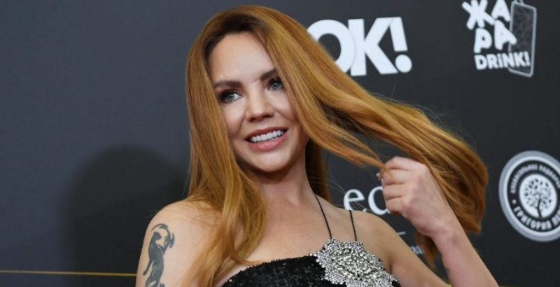 МакSим объяснила, почему бросила микрофон и ушла со сцены во время своего концерта