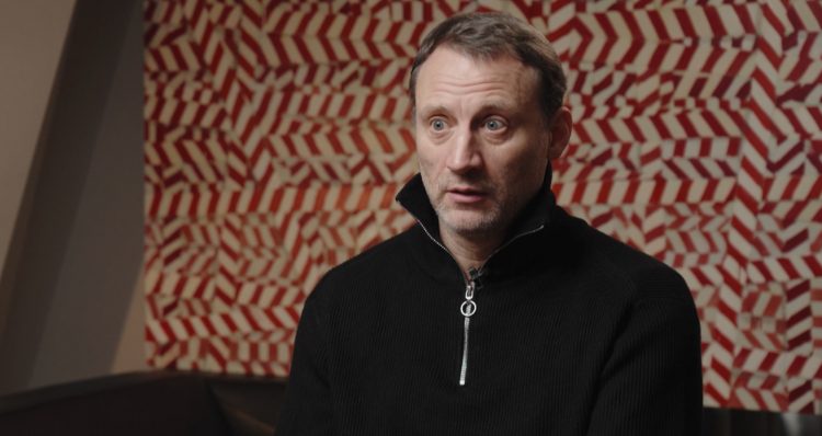 "Потеря это ранящая": Белый заговорил о чести и отъезде, что взял с собой за границу
