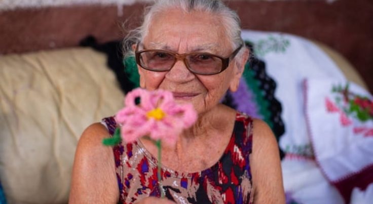 "Хобби и правда способно делать человека счастливым": история 92-летней бабушки, которая отдаёт себя вязанию