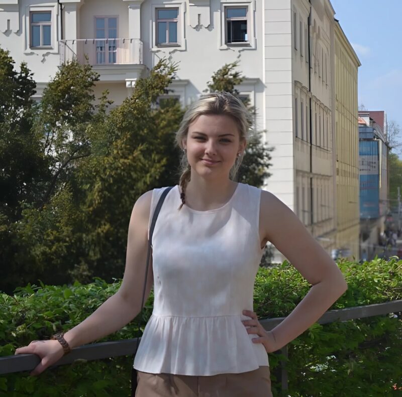 Мать попросила деньги на лечение отца, но как я могу помочь, когда этот человек так подло поступил со мной