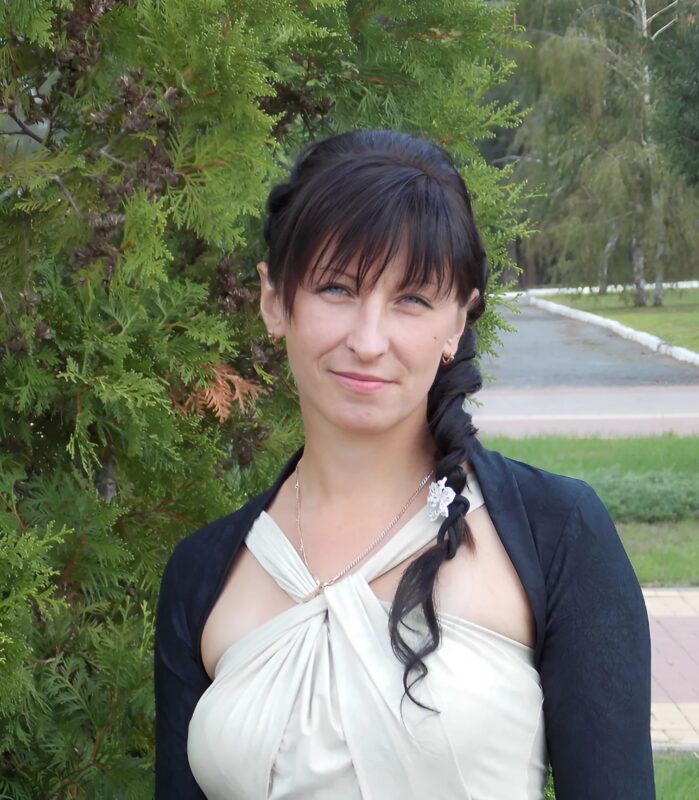 Пока я была в душе, какая-то женщина открыла дверь своим ключом и вошла в квартиру: я была в шоке, узнав, кто она