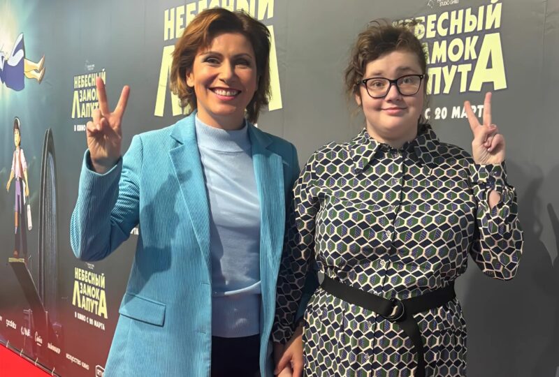 Девочка копия мамы и уже обогнала ее по росту: как выглядит 15-летняя особенная дочь Светланы Зейналовой